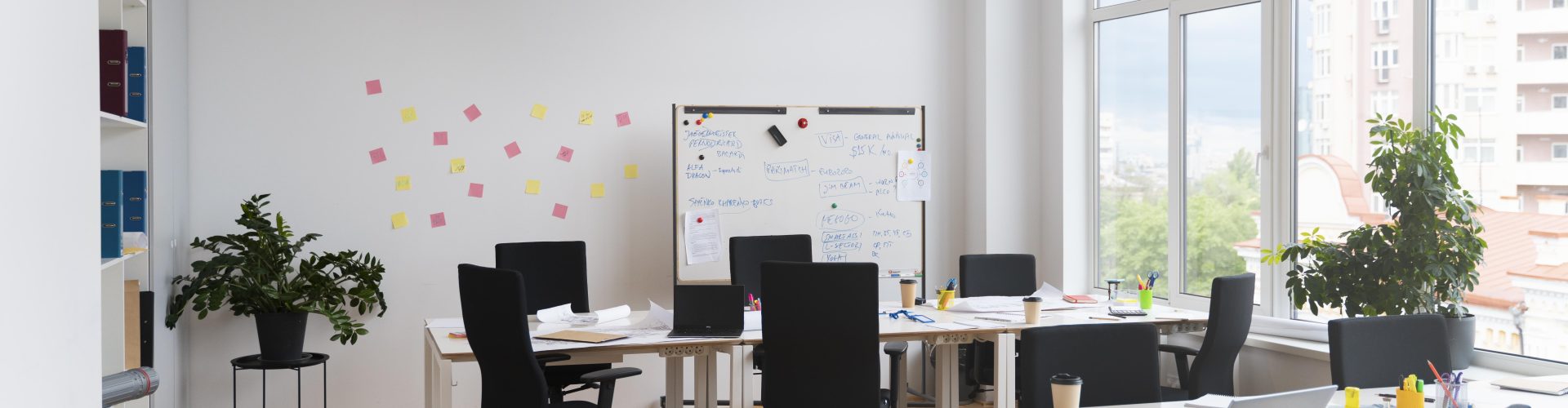empty-room-with-chairs-desks